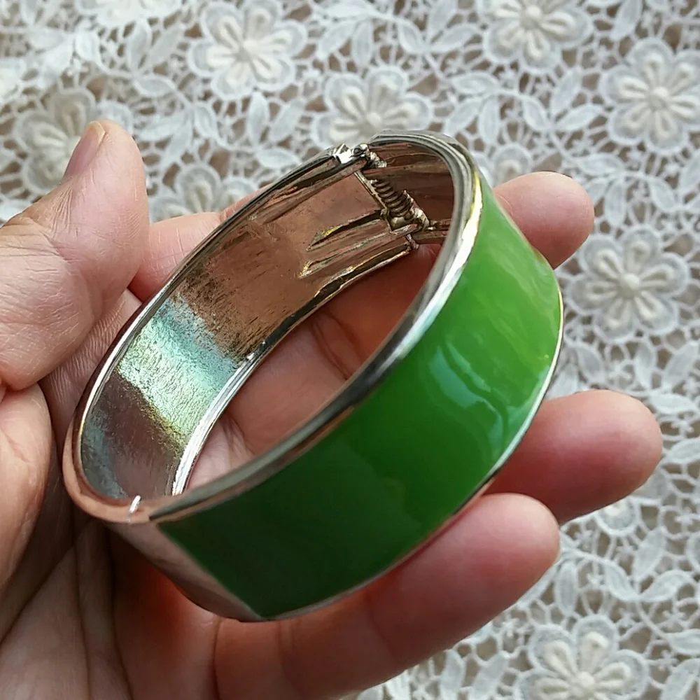 Green enameled silvertone bracelet